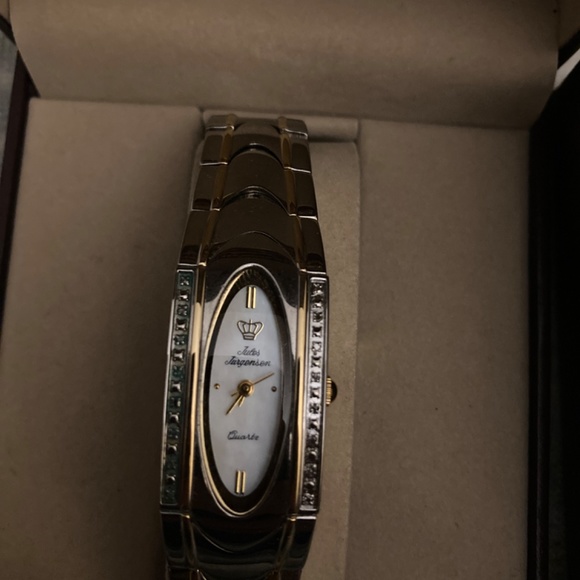 Watch - Picture 3 of 3